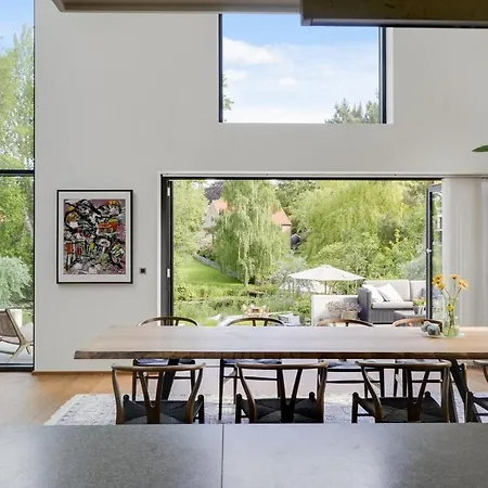 Architectural Luxurious Willa *