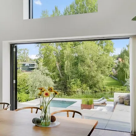 Architectural Luxurious Willa Gentofte