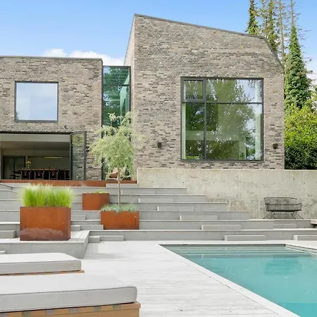 Architectural Luxurious Willa Gentofte
