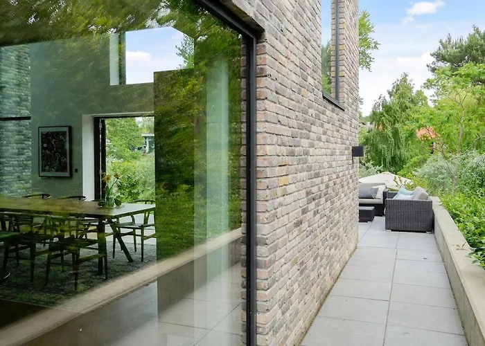 Architectural Luxurious Βίλα Γκεντόφτε